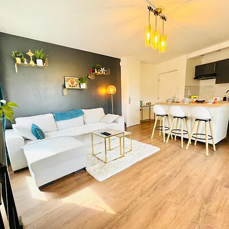 Le Nid Du Parc Apartment *