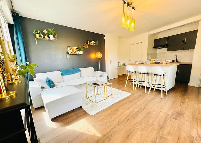 Le Nid Du Parc Apartment *